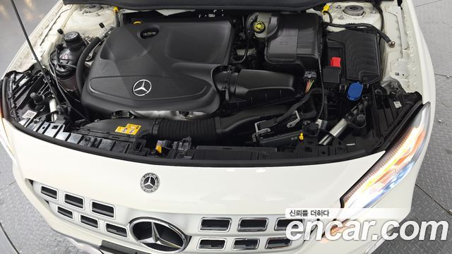 Mercedes-Benz GLA-Class GLA220