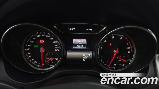 Mercedes-Benz GLA-Class GLA220