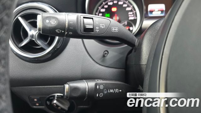 Mercedes-Benz GLA-Class GLA220