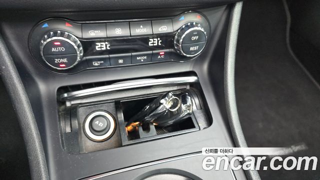 Mercedes-Benz GLA-Class GLA220