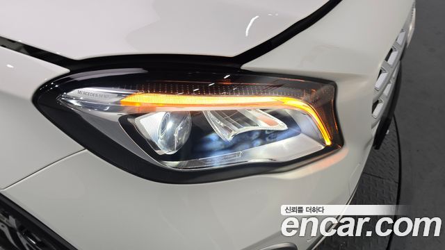 Mercedes-Benz GLA-Class GLA220