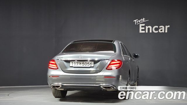 Mercedes-Benz E-Class E300e Exclusive