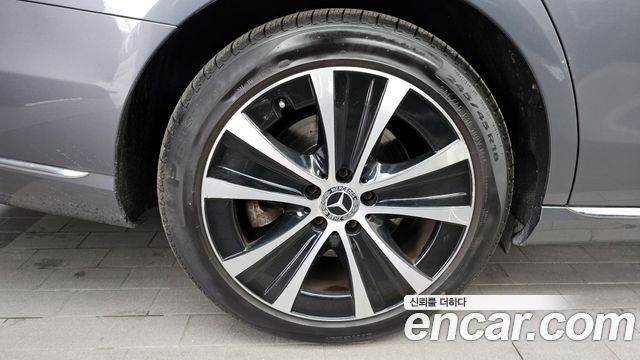Mercedes-Benz E-Class E300e Exclusive