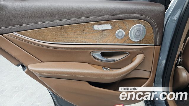 Mercedes-Benz E-Class E300e Exclusive