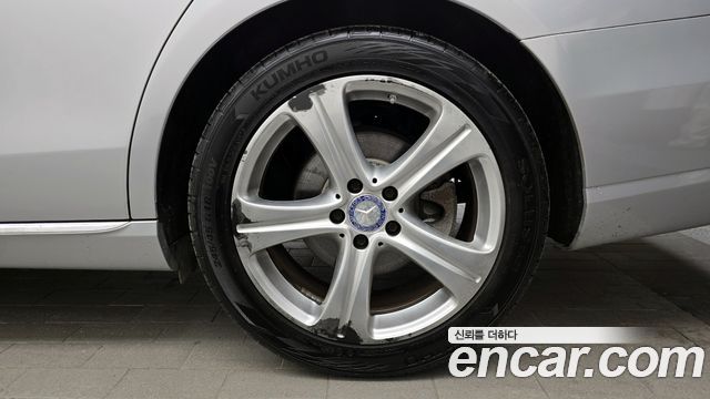 Mercedes-Benz E-Class E220d Avantgarde