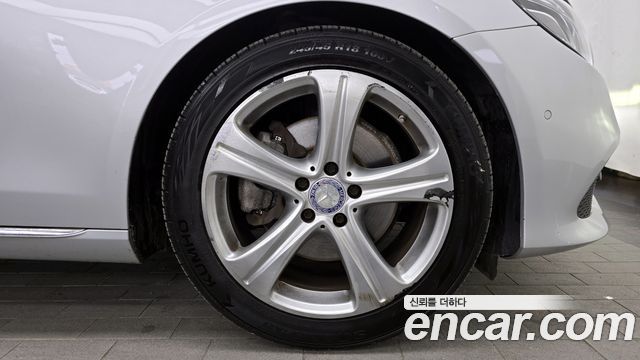 Mercedes-Benz E-Class E220d Avantgarde