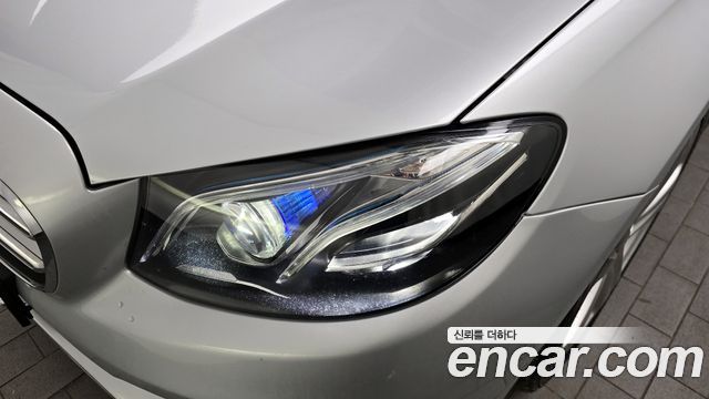 Mercedes-Benz E-Class E220d Avantgarde