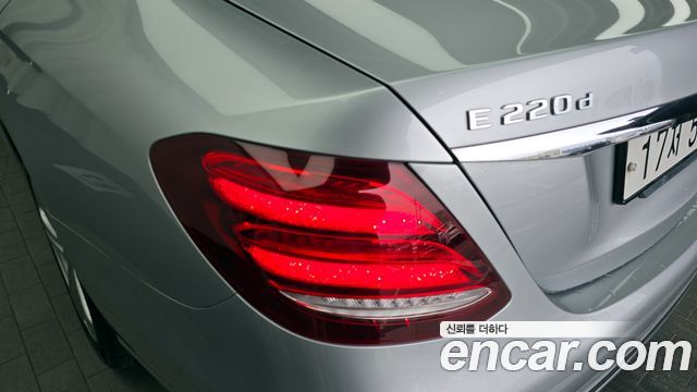 Mercedes-Benz E-Class E220d Avantgarde