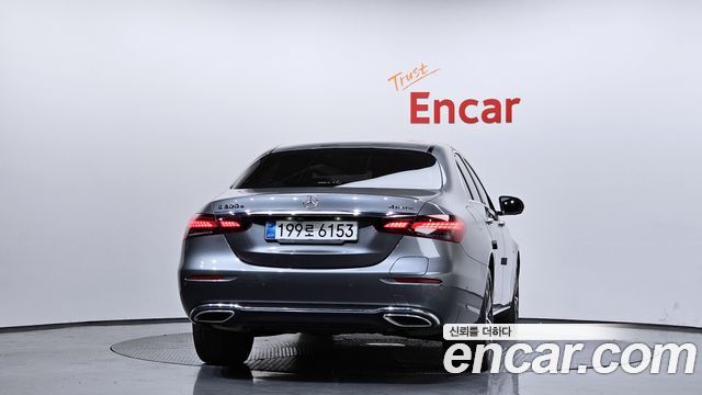 Mercedes-Benz E-Class E300e 4MATIC Exclusive