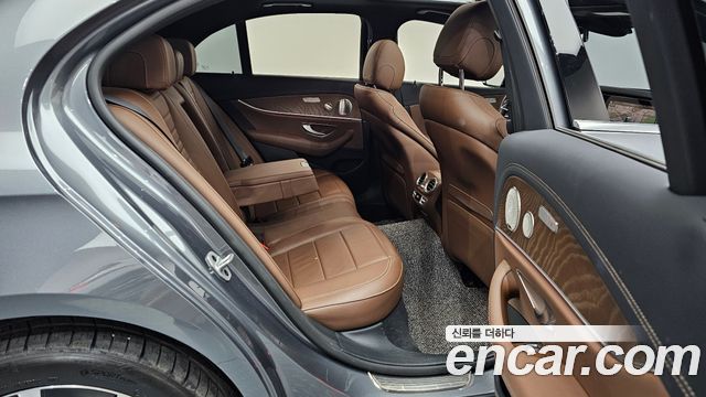 Mercedes-Benz E-Class E300e 4MATIC Exclusive