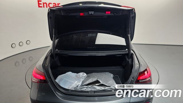 Mercedes-Benz E-Class E300e 4MATIC Exclusive