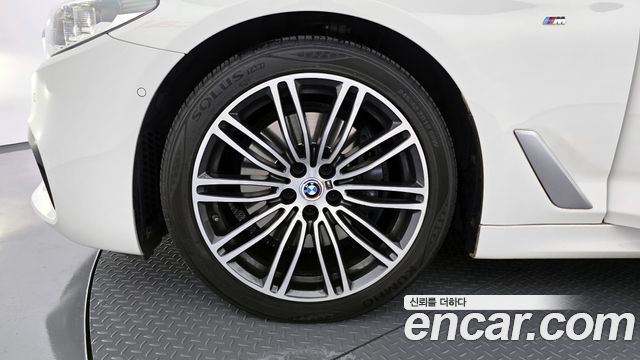 BMW 5-Series 530i xDrive M Sport Package Plus