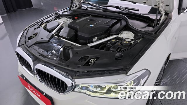 BMW 5-Series 530i xDrive M Sport Package Plus