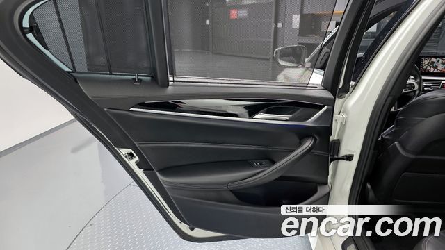 BMW 5-Series 530i xDrive M Sport Package Plus
