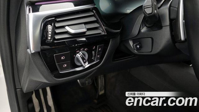BMW 5-Series 530i xDrive M Sport Package Plus