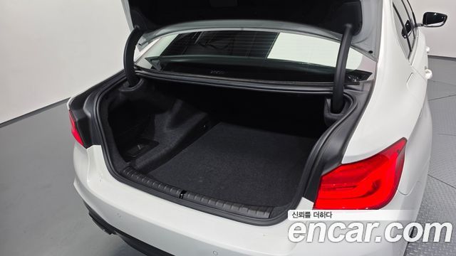 BMW 5-Series 530i xDrive M Sport Package Plus
