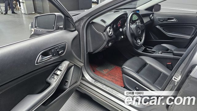 Mercedes-Benz GLA-Class GLA200 d