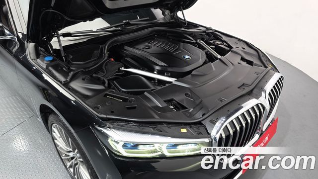 BMW 7-Series 740Li xDrive Design Pure Excellence