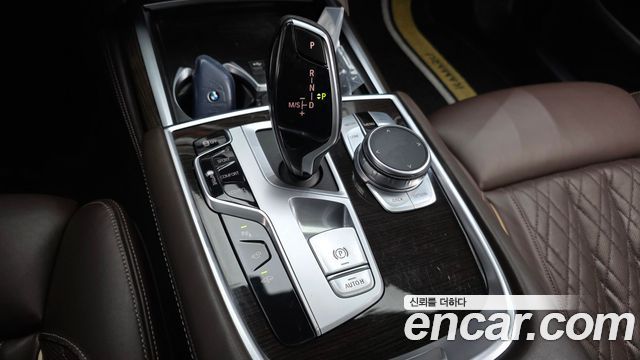 BMW 7-Series 740Li xDrive Design Pure Excellence