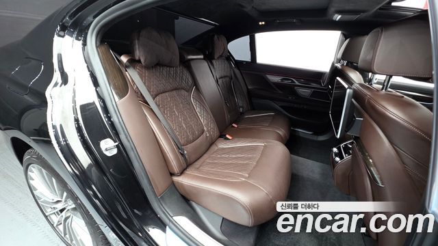 BMW 7-Series 740Li xDrive Design Pure Excellence