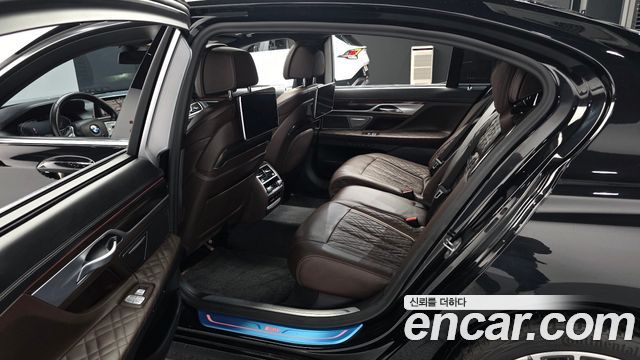 BMW 7-Series 740Li xDrive Design Pure Excellence