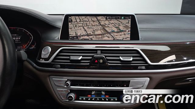 BMW 7-Series 740Li xDrive Design Pure Excellence