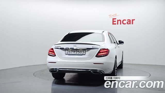 Mercedes-Benz E-Class E220d 4MATIC Exclusive