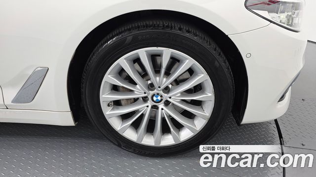 BMW 5-Series 530i Luxury Plus