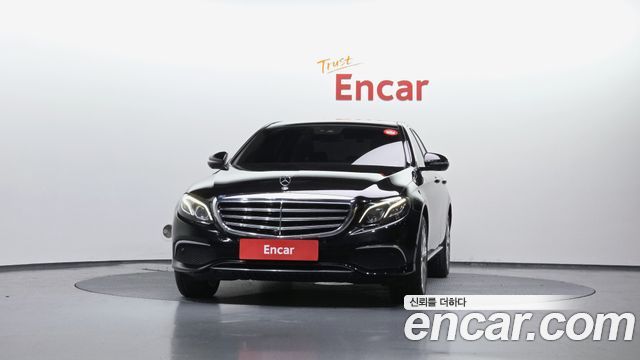 Mercedes-Benz E-Class E300 4MATIC Exclusive