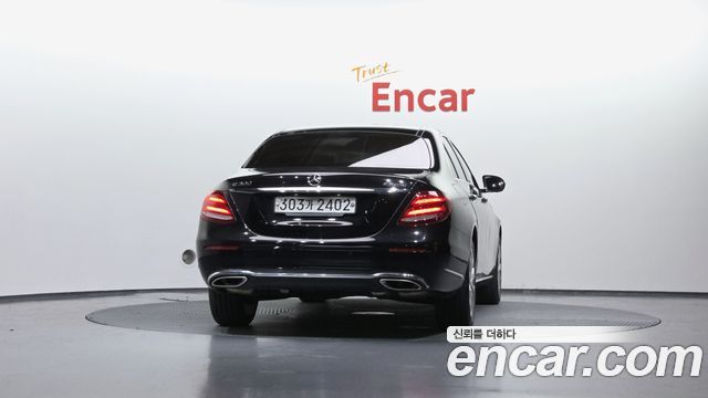 Mercedes-Benz E-Class E300 4MATIC Exclusive
