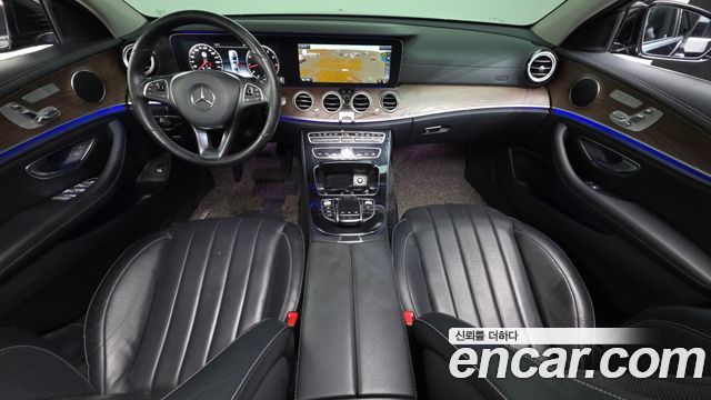 Mercedes-Benz E-Class E300 4MATIC Exclusive