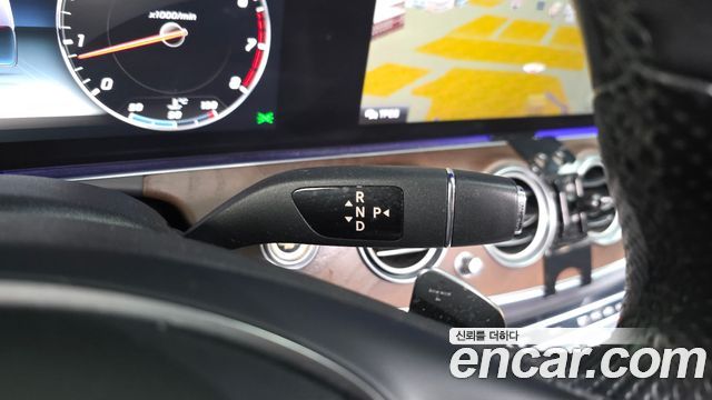 Mercedes-Benz E-Class E300 4MATIC Exclusive
