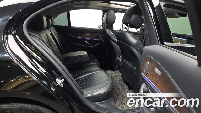 Mercedes-Benz E-Class E300 4MATIC Exclusive