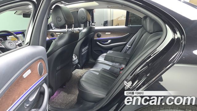 Mercedes-Benz E-Class E300 4MATIC Exclusive