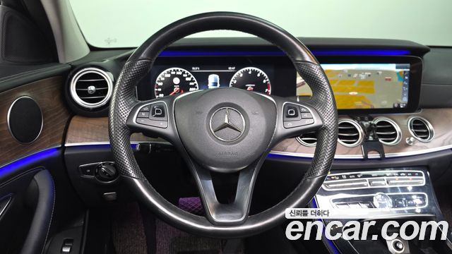 Mercedes-Benz E-Class E300 4MATIC Exclusive