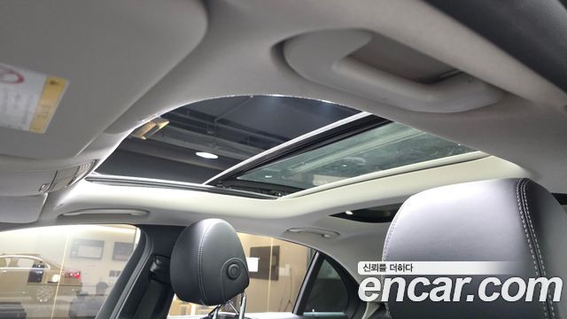 Mercedes-Benz E-Class E300 4MATIC Exclusive