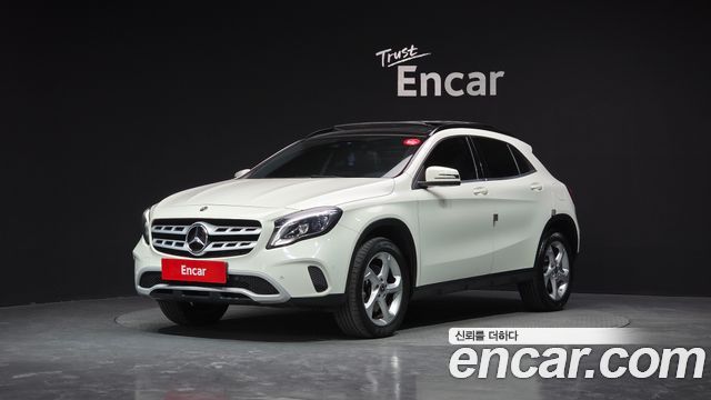 Mercedes-Benz GLA-Class GLA220
