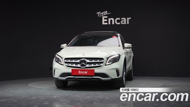 Mercedes-Benz GLA-Class GLA220