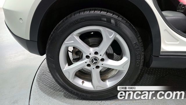 Mercedes-Benz GLA-Class GLA220