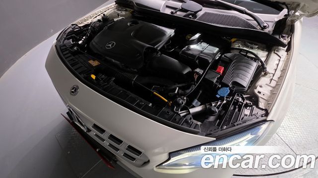 Mercedes-Benz GLA-Class GLA220