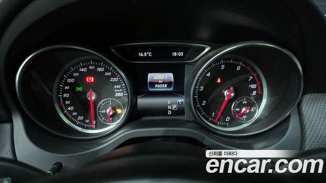 Mercedes-Benz GLA-Class GLA220