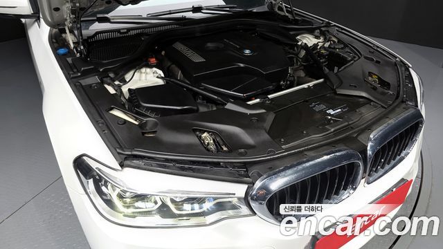 BMW 5-Series 530i xDrive M Sport Package Plus
