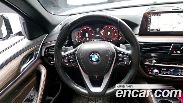 BMW 5-Series 530i xDrive M Sport Package Plus