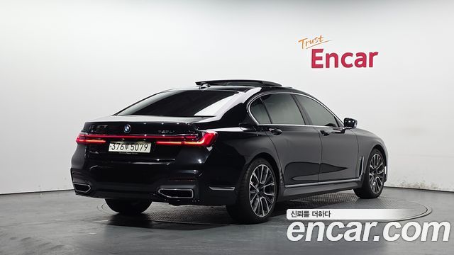 BMW 7-Series 740Li xDrive M Sport Package