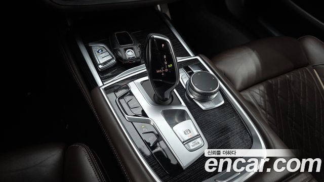 BMW 7-Series 740Li xDrive M Sport Package