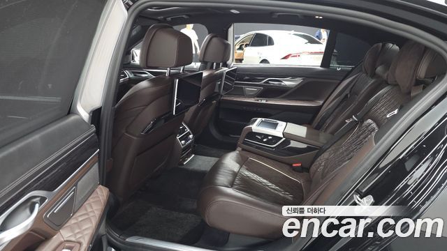 BMW 7-Series 740Li xDrive M Sport Package