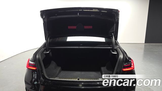 BMW 7-Series 740Li xDrive M Sport Package