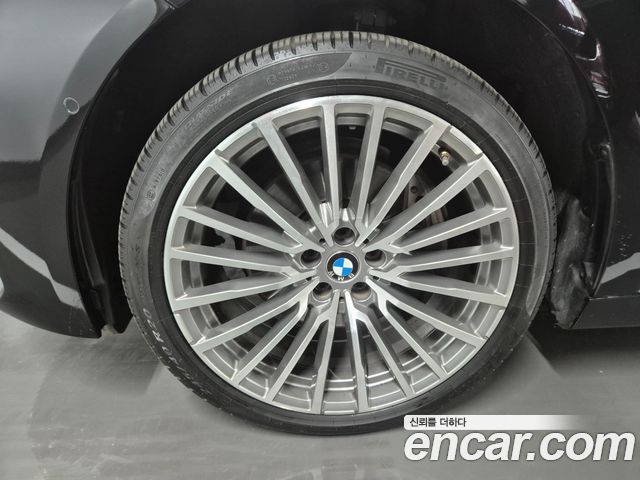 BMW 7-Series 740Li xDrive Design Pure Excellence