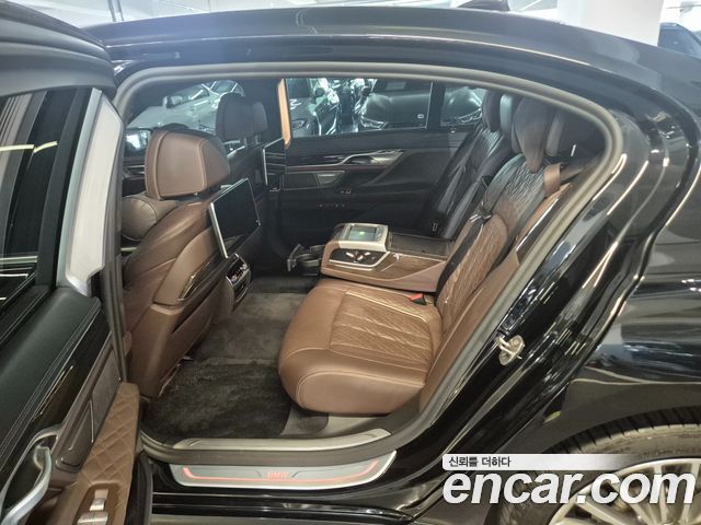 BMW 7-Series 740Li xDrive Design Pure Excellence