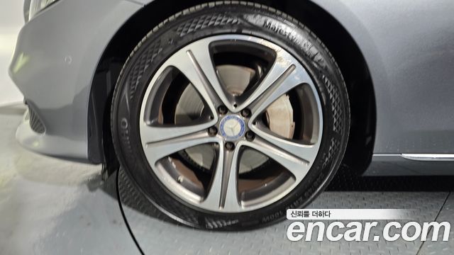 Mercedes-Benz E-Class E300 Avantgarde